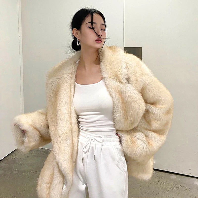 Cappotto in Pelliccia Sintetica | Eleganza Morbida | Perfetto per Look Invernali Glamour