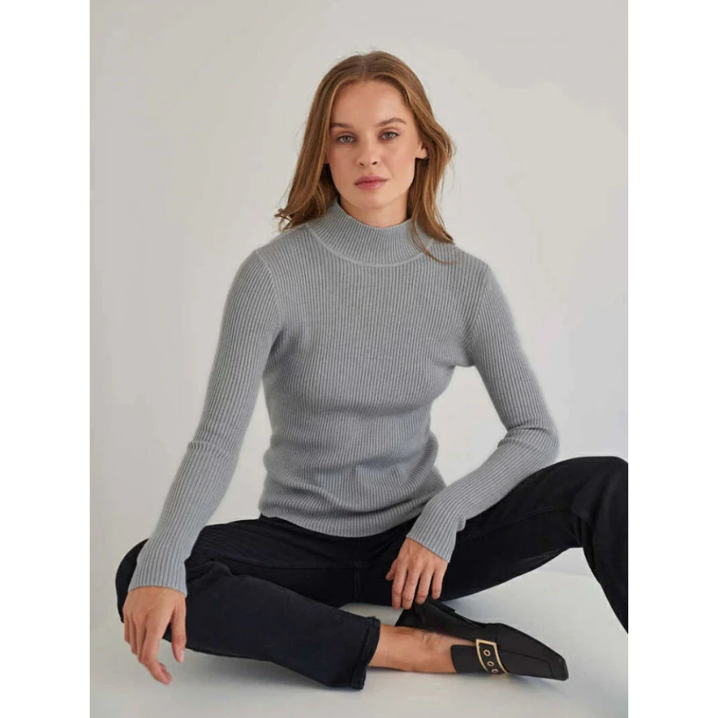 Maglione Aderente | Collo Alto | Morbido e Versatile