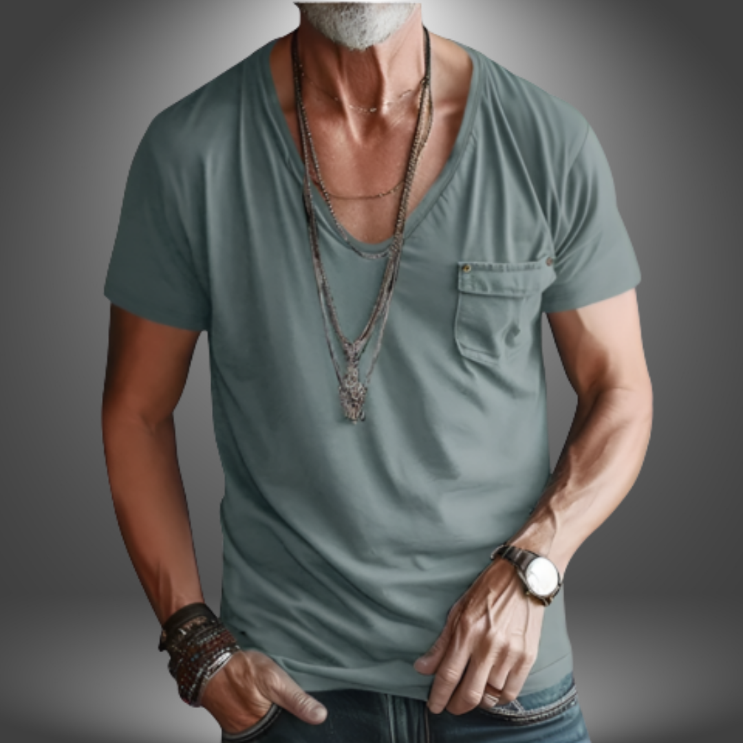T-shirt con taschino e scollo profondo