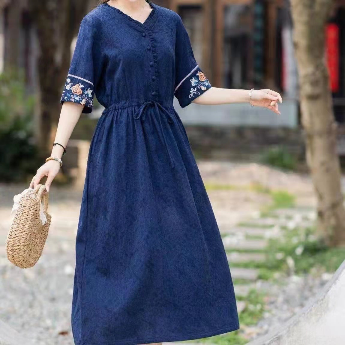 Abito Midi in Cotone Ricamato