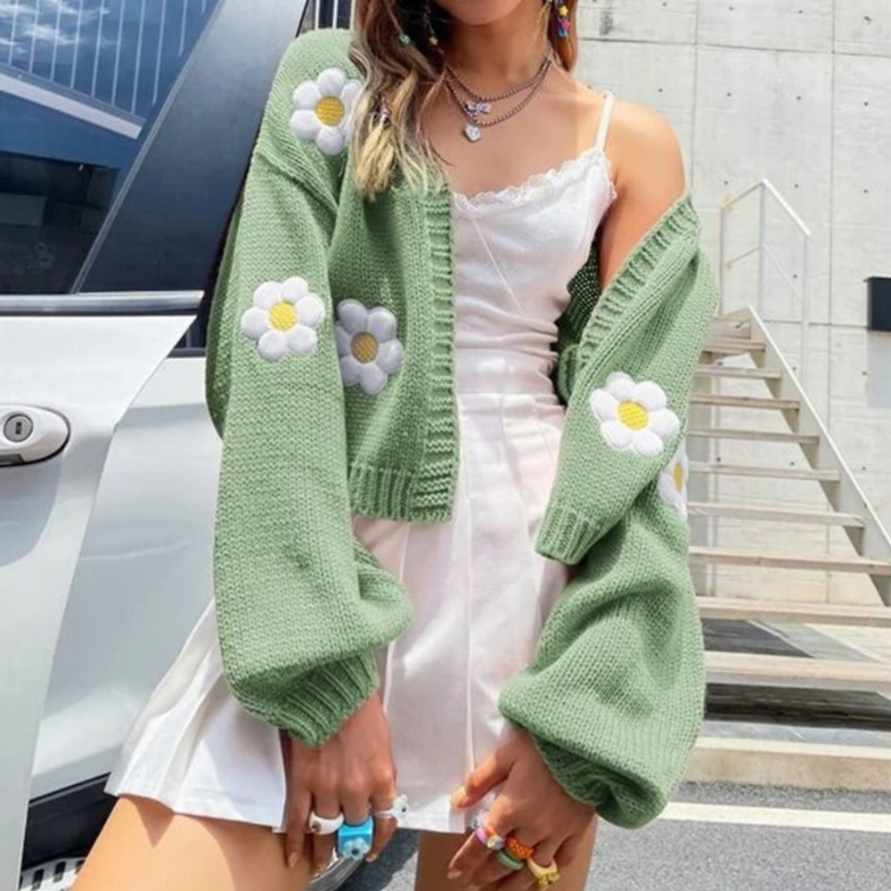 Cardigan Oversize a Maglia | Applicazioni Floreali | Soffice e Romantico