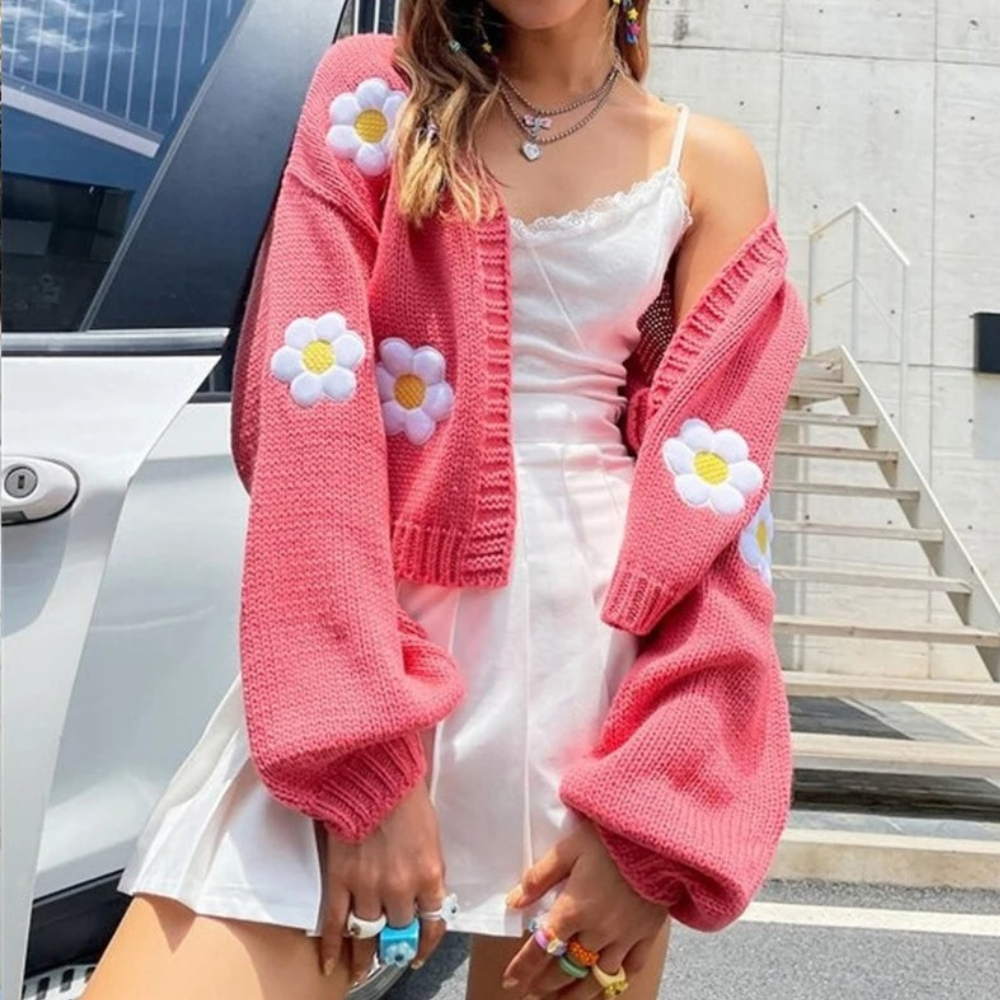 Cardigan Oversize a Maglia | Applicazioni Floreali | Soffice e Romantico