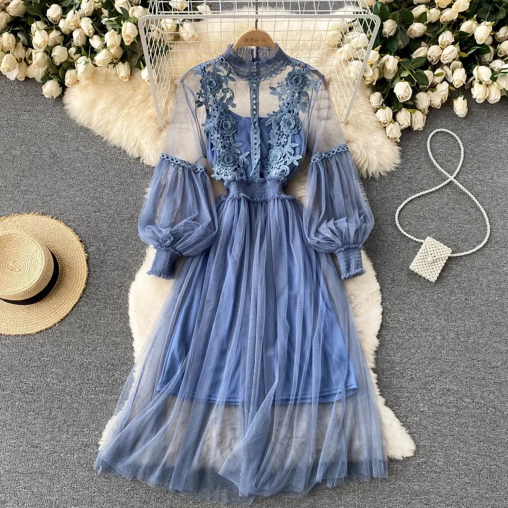 Abito Vintage in Tulle con Ricami | Tessuto Leggero | Romantico ed Elegante