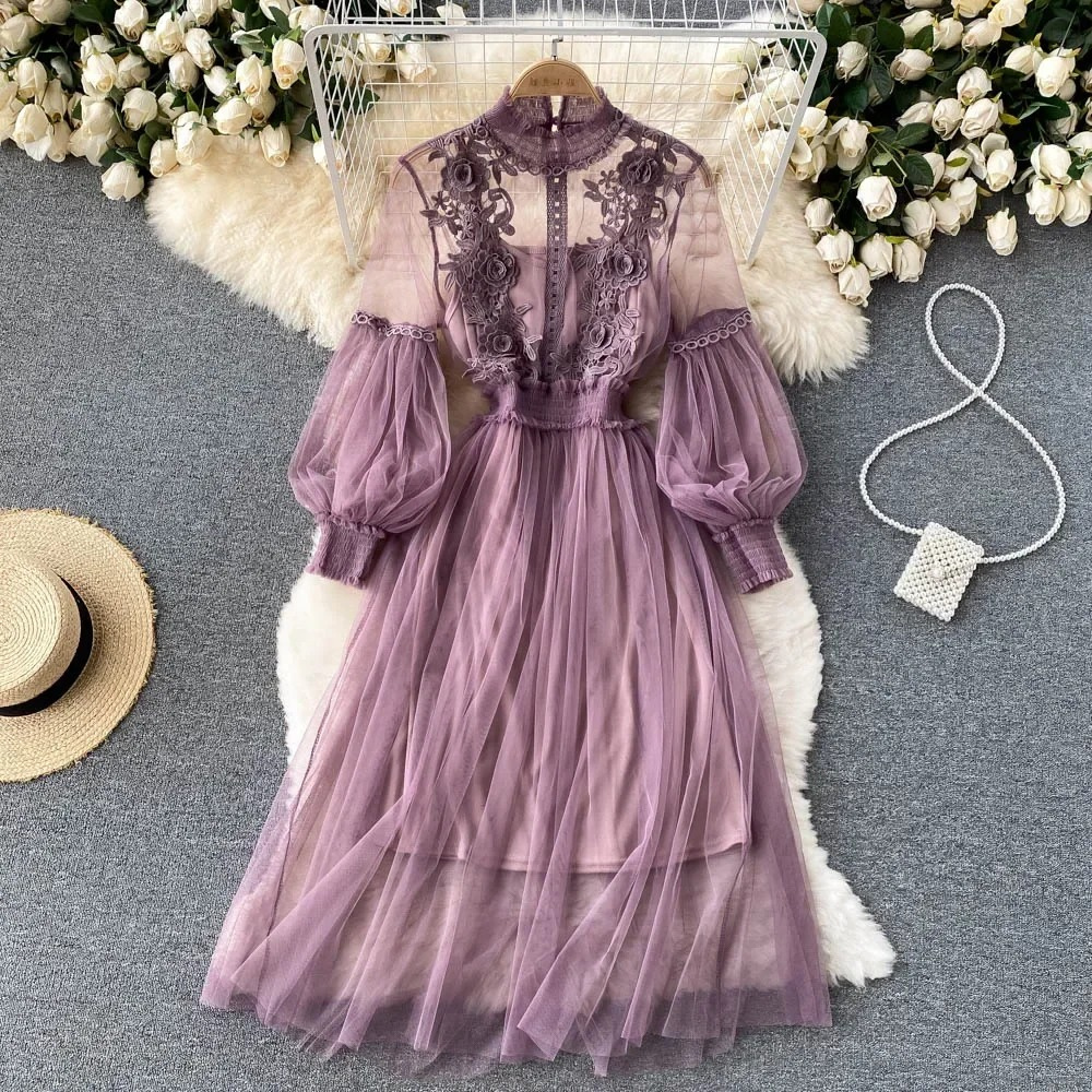Abito Vintage in Tulle con Ricami | Tessuto Leggero | Romantico ed Elegante