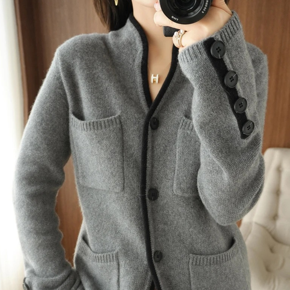 Cardigan Donna | Bottoni Decorativi | Stile Elegante e Morbido