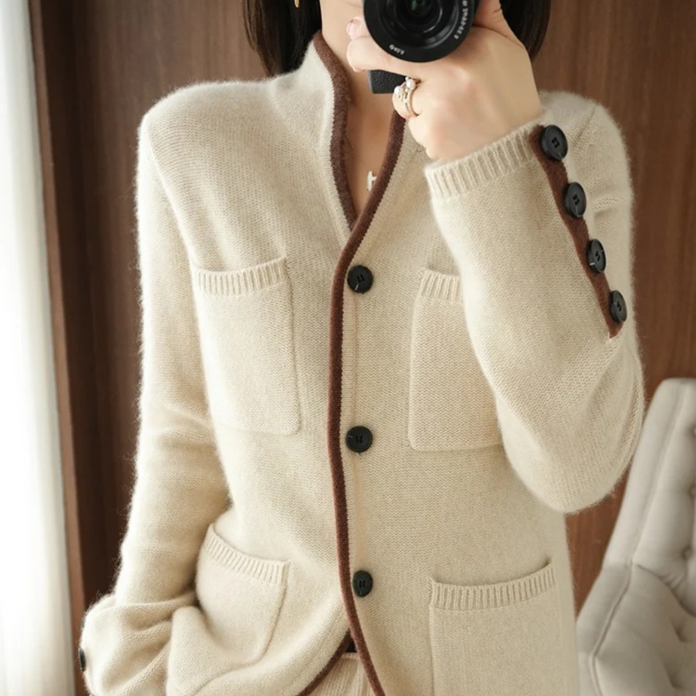 Cardigan Donna | Bottoni Decorativi | Stile Elegante e Morbido