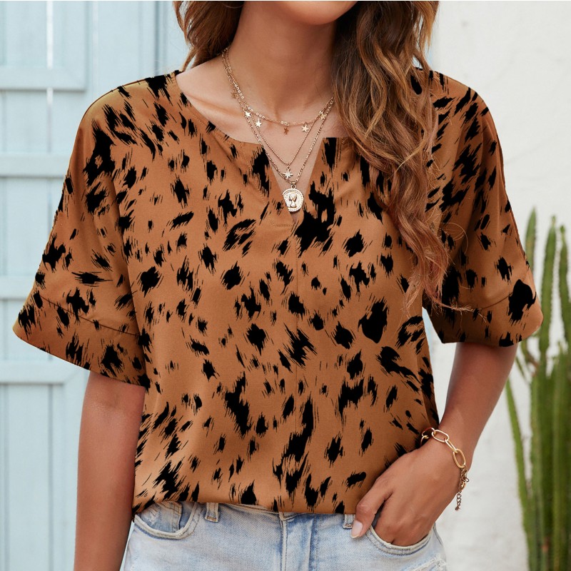 T-shirt Animalier | Casual Chic | Scollo a V e Maniche Corte