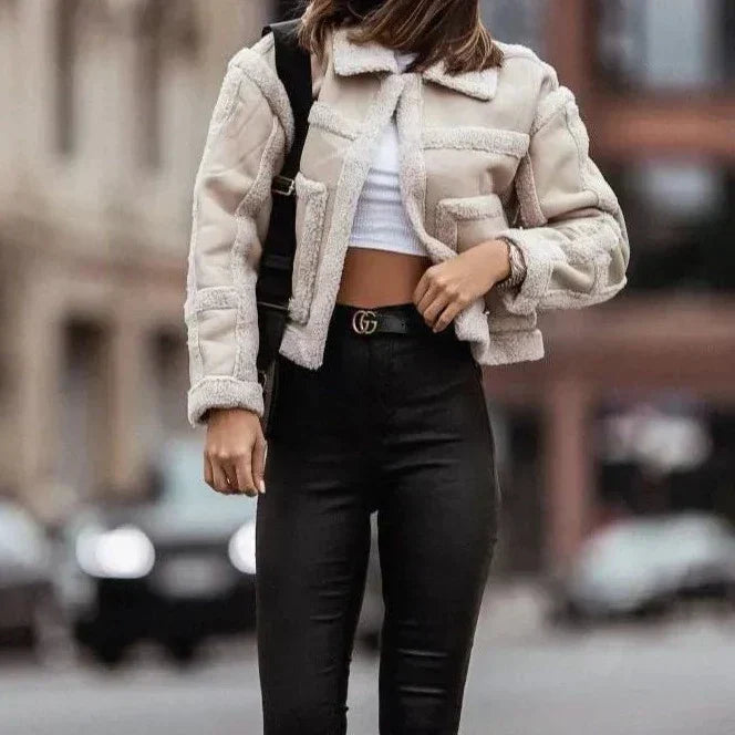 Giacca Corta in Shearling Sintetico | Trendy & Calda | Stile Moderno