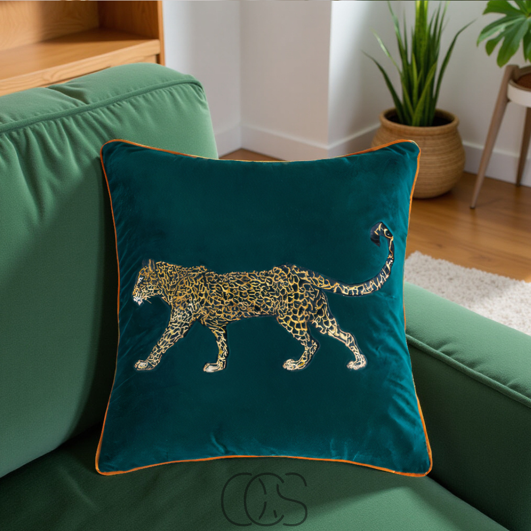 Cuscino Decorativo in Velluto con Leopardo Ricamato