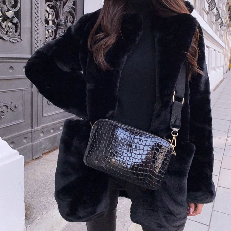 Cappotto lungo in eco-pelliccia