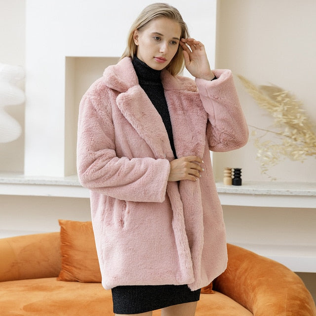 Cappotto lungo in eco-pelliccia