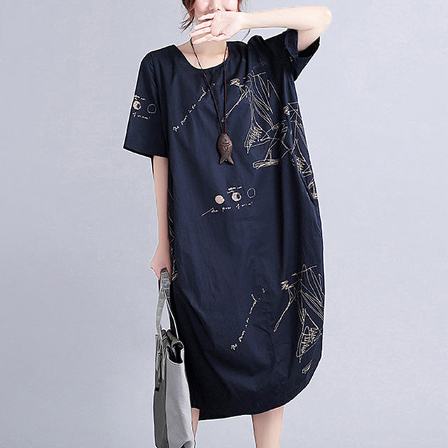 Vestito oversize bianco con stampa astratta
