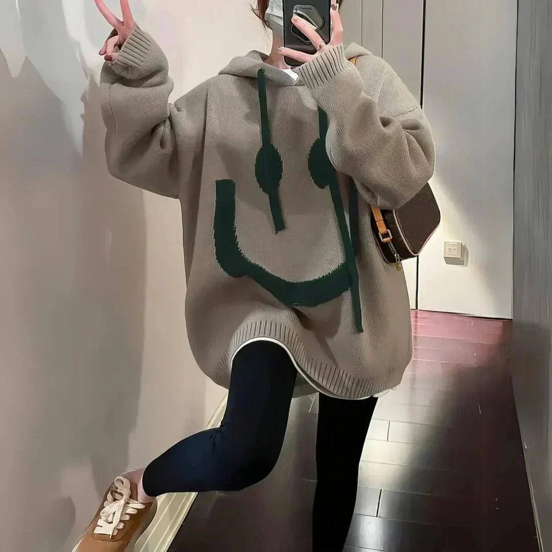 Pull Oversize con Cappuccio Smiley | Streetwear Casual | Caldo e Iconico