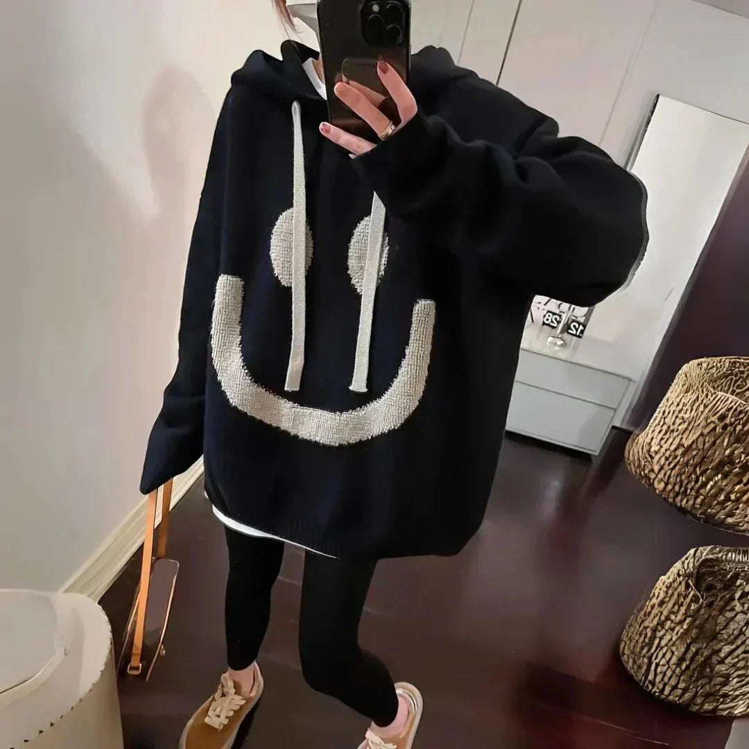Pull Oversize con Cappuccio Smiley | Streetwear Casual | Caldo e Iconico