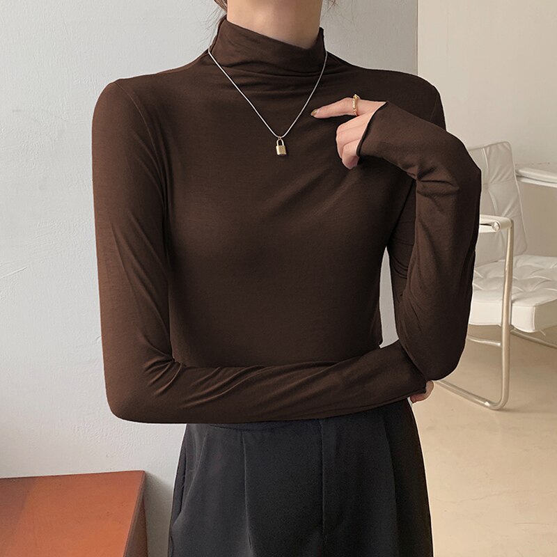 Dolcevita aderente a maniche lunghe