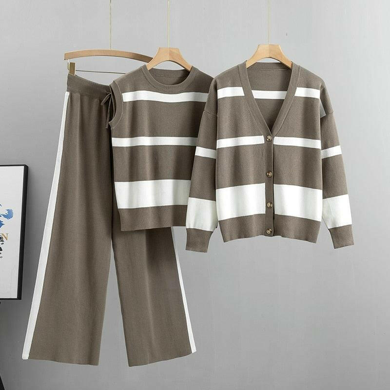 Completo a Righe in Maglia Tre Pezzi