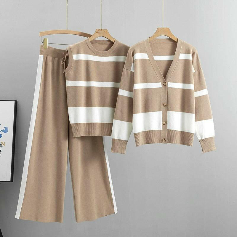 Completo a Righe in Maglia Tre Pezzi