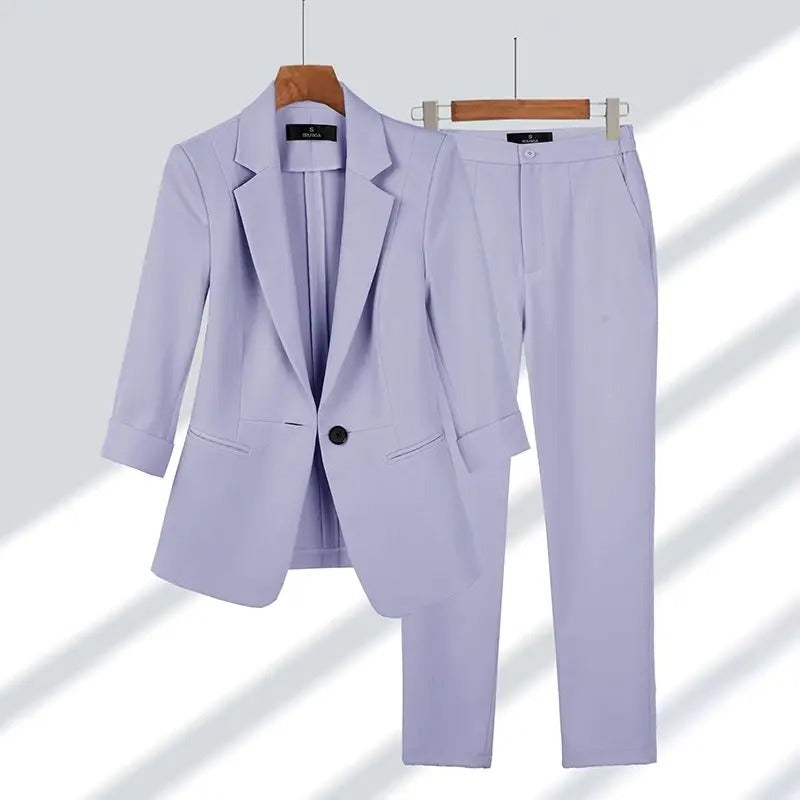 Tailleur con blazer monopetto e pantalone dritto
